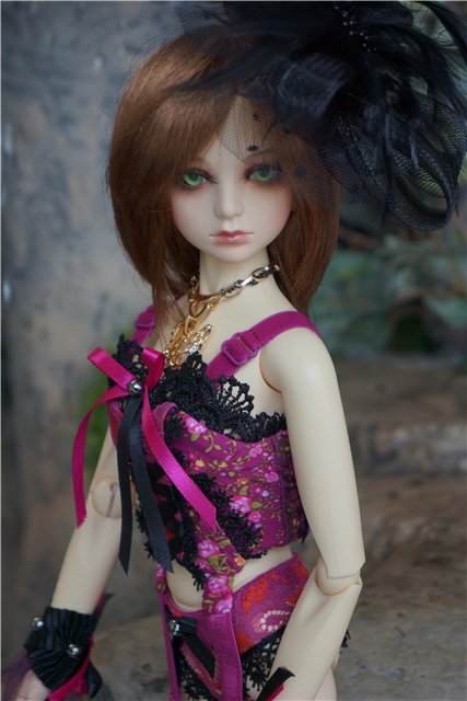 Где-нибудь в Париже или Барышня с формами. БЖД Элис от Alice in Labyrinth