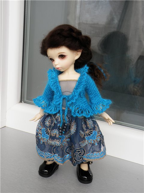 И нет нам покоя ни ночью ни днем, всё вяжем и шьём