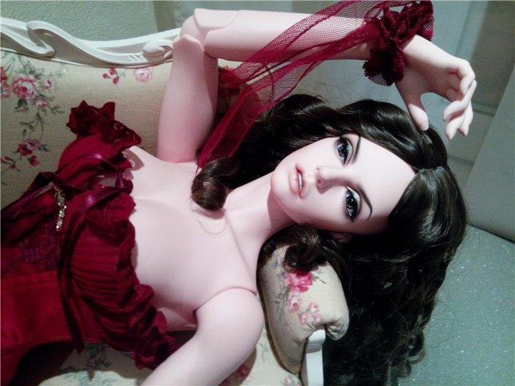 Iplehouse Carina VS Pamela. Кто на свете всех милее (фото 7)