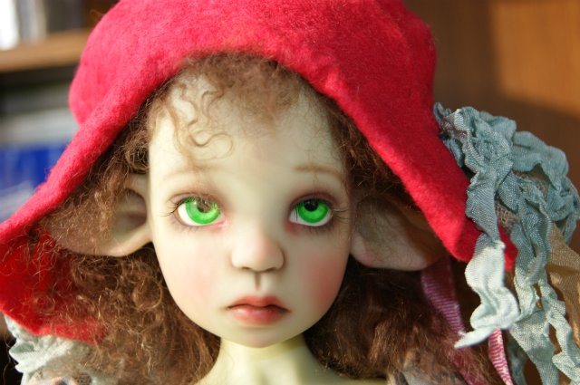 Mademoiselle Buonaparte или росшная Нелличка фавн green Kaye Wiggs с кастомным мейком и аутфитом от Val Zeitler