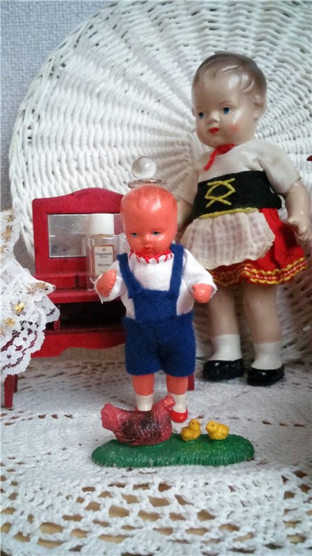 Мои антикварочки живущие у меня дома. И новенький малыш вернувшийся с реставрации