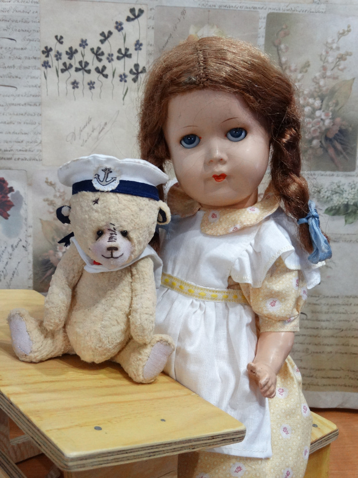 Старенькие куколки с игрушками (фото 8)