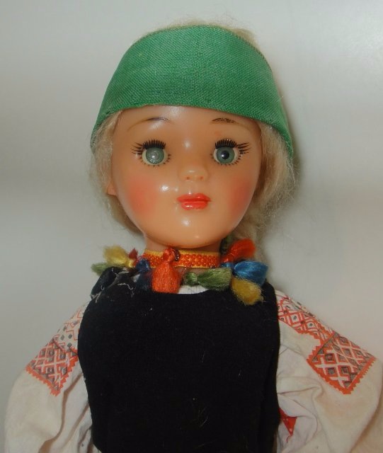 Фабрика 8 марта и серия "Куклы в старинных костюмах русских губерний"