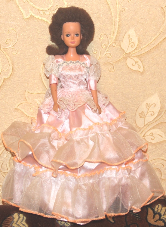 Полка «странных» кукол — Болталка и разговоры обо всем: жизнь (фото 2)