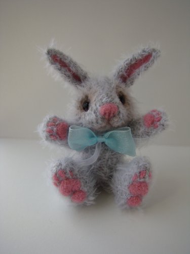 Серенький заинька. Игрушка вязанная спицами Ольги Чернухо (фото 7)