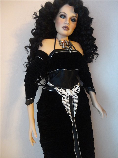 Моя черноволосая красавица Татьяна. Фарфоровая кукла (фото 4)