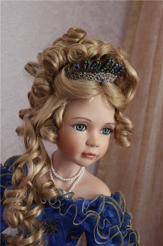 Фарфоровая кукла от Oncrown Collection