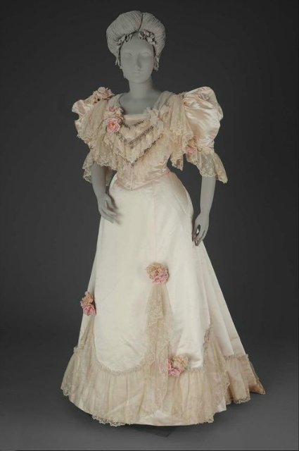 Для тех, кто в поиске или Каждый охотник желает знать. Викторианские и эдвардианские наряды