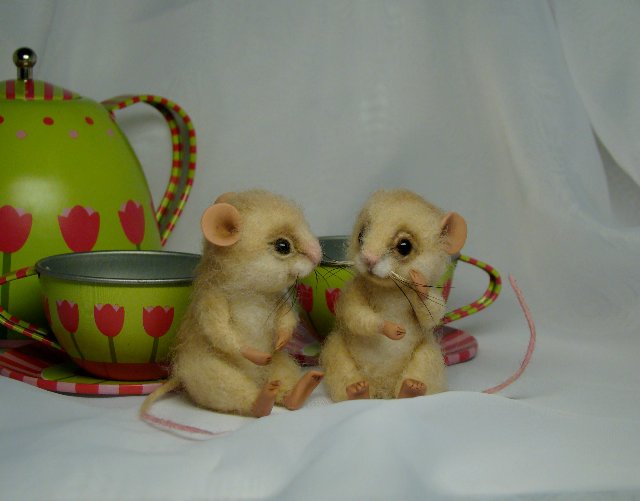 Безумное чаепитие или "так вот кто это шуршал!". Авторские игрушки валянием Ольги Чернухо