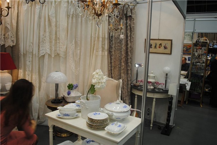 На Тишинку мы пошли – там сокровища нашли. Взгляд на «Блошиный рынок» со второго этажа | Бэйбики На Тишинку мы пошли – там сокровища нашли. Взгляд на «Блошиный рынок» со второго этажа