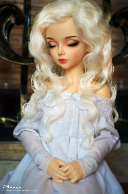 Книжечки, сандалии и цветочные украшения для Бонни