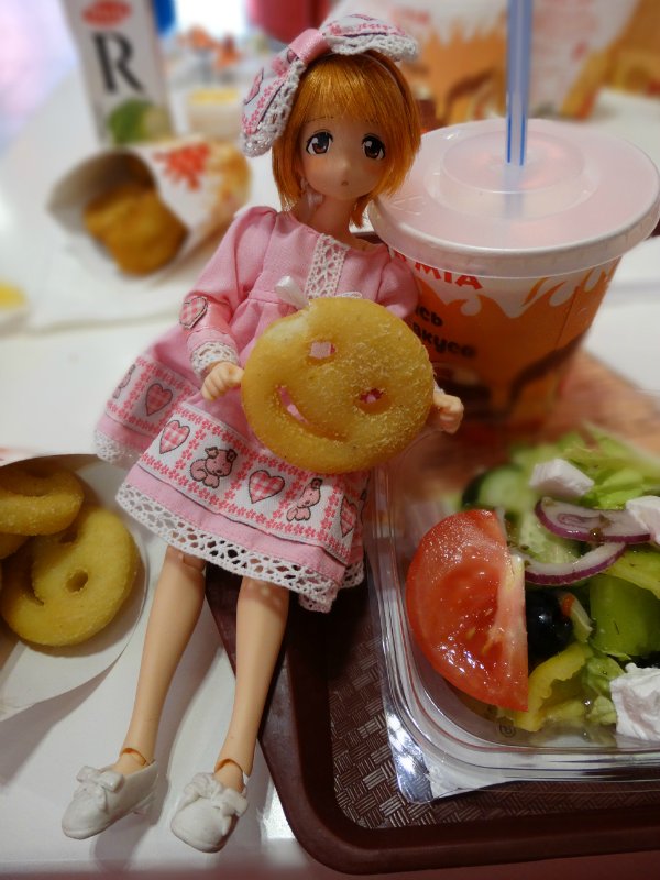 Дюймовочка в сказочном саду