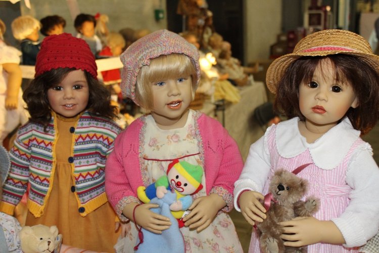 Все на выставку! Продолжение: Куклы и мишки