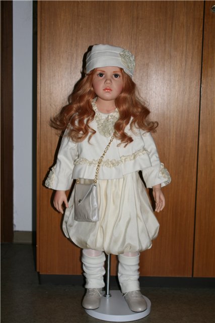 "Какая прелесть!" - Люсиль от Нildegard Gunzel из коллекции Edition in Resin 2010 года