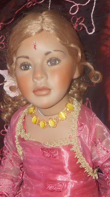 Петронелла от Christine Orange и Принцесса Востока от Thomas Baecker