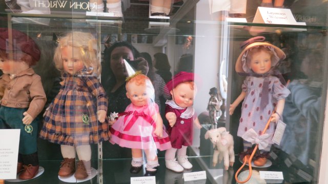 Впервые за 40 лет. День открытых дверей на кукольной фабрике R John Wright. Часть первая: Место, где рождаются куклы и