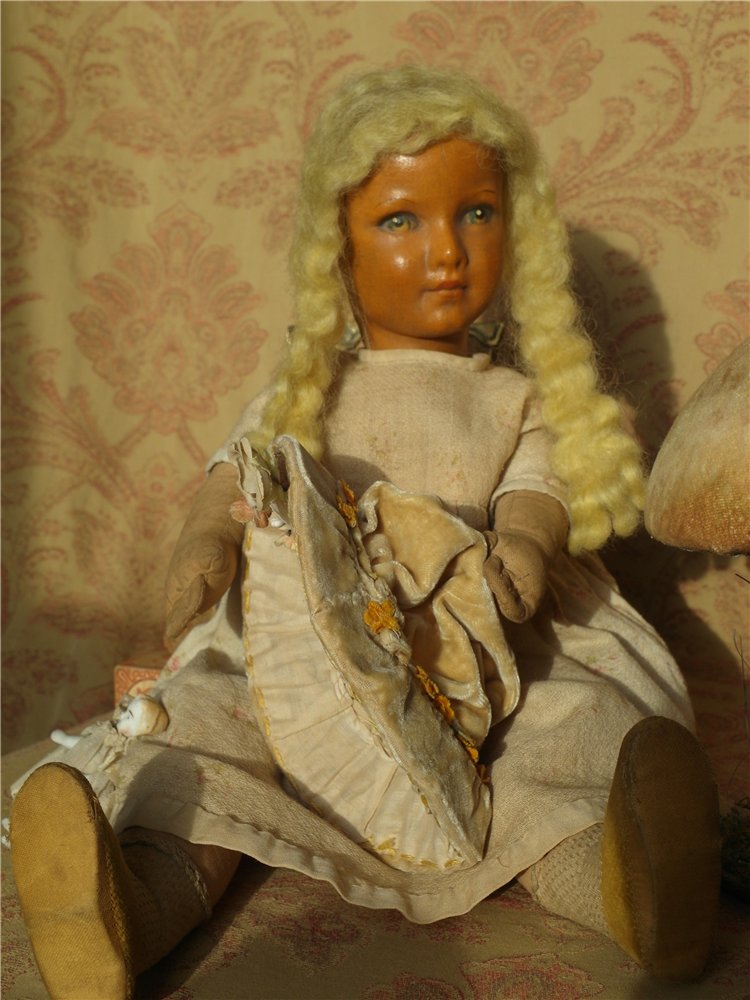 Не самый обычный антик или «Привет с аукциона Сотбис»