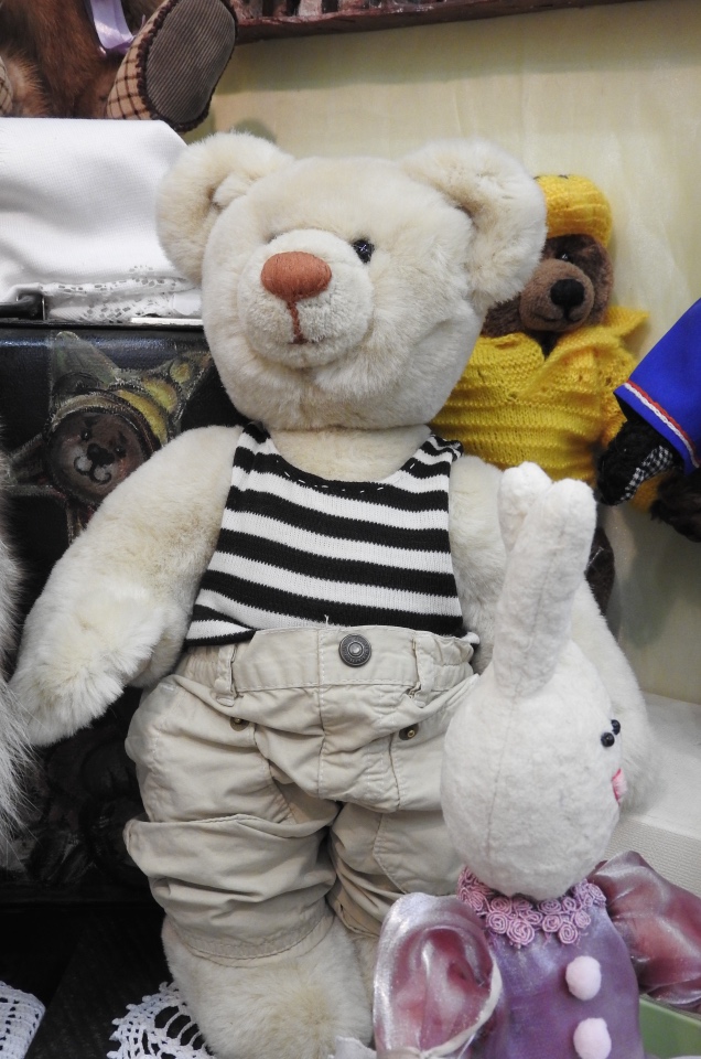 Зверюшки на балу. Тишинка 2017