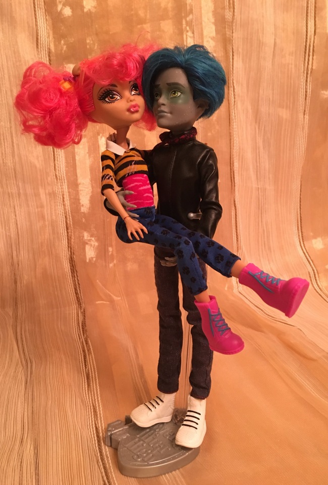 Этюд в персиковых тонах или коллекция монстров