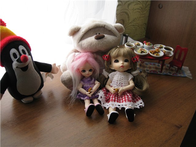 Две подружки. Девочки БЖД - Элис и Сосенка Пин