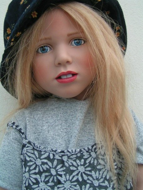 Коллекционная кукла Suse - малышка из цветочного города (фото 6)