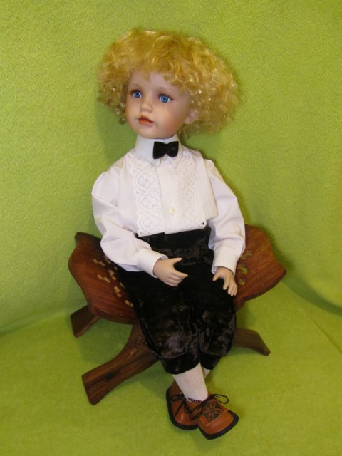 Два в одном. Фарфоровый мальчик