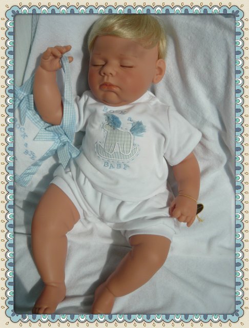 Rock-a-bye - спящее чудо от Lee Middleton