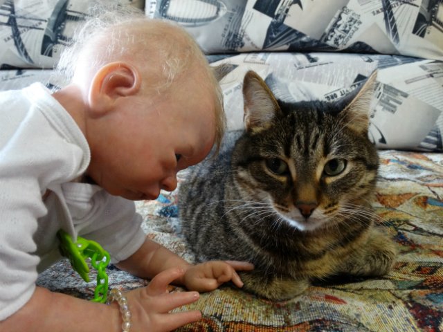 Малышка реборн Пейдж примеряет крестильное платье