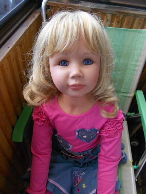 Во всех ты, милочка, паричках хороша