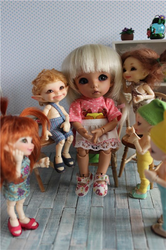 Как мелочь Анюте помогала