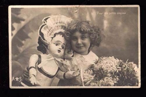 Cтаринные фотографии девочек с куклами