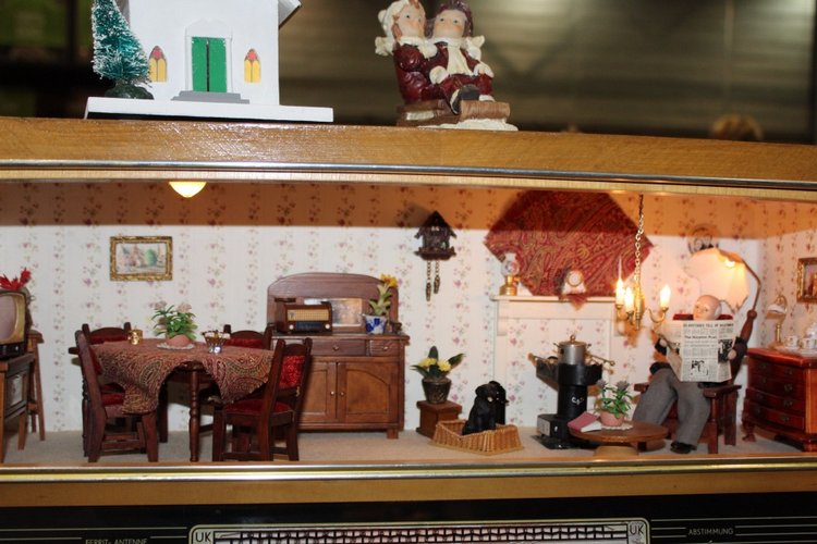 Все на выставку! Кукольные домики и миниатюра