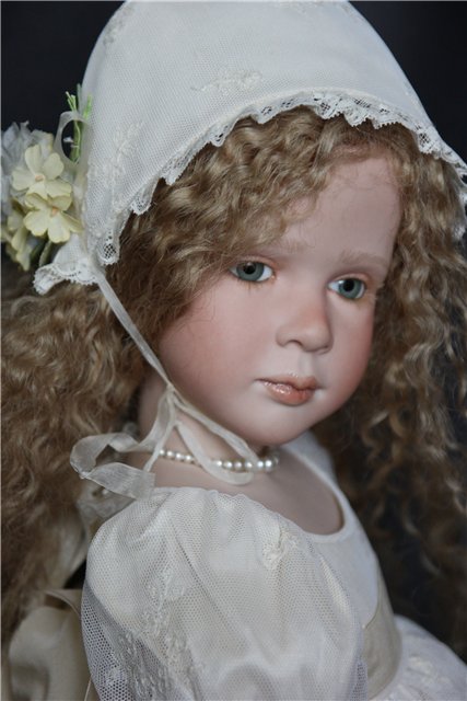Лилу (Lilou) фарфоровая красавица от Рут Триффайзен (Ruth Treffeisen)