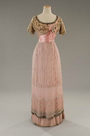 Для тех, кто в поиске или Каждый охотник желает знать. Викторианские и эдвардианские наряды