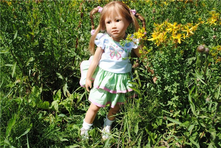 Летняя прогулка милой девочки Паулы Heidi Plusczok