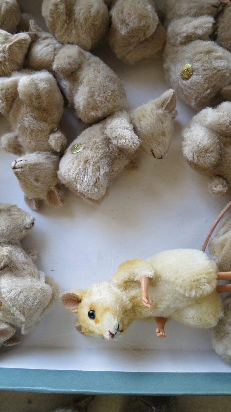 Впервые за 40 лет. День открытых дверей на кукольной фабрике R John Wright. Часть четвертая: Процесс производства. Окончание