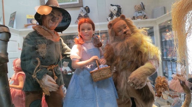 Впервые за 40 лет. День открытых дверей на кукольной фабрике R John Wright. Часть первая: Место, где рождаются куклы и