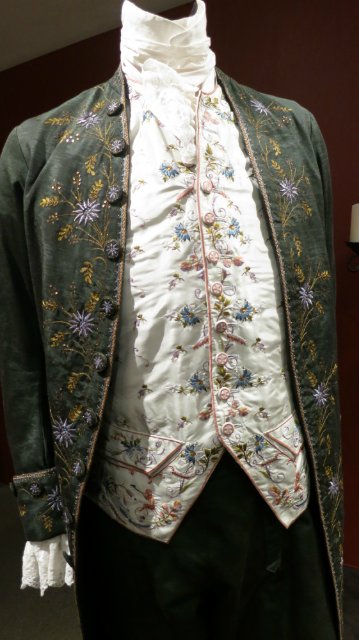 Как за неприметным фасадом может скрыватся просто удивительный Клондайк!!! Или "Это я удачно зашел!!!!!"