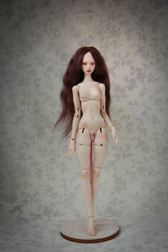 Бэлль. Фарфорова шарнирная красавица