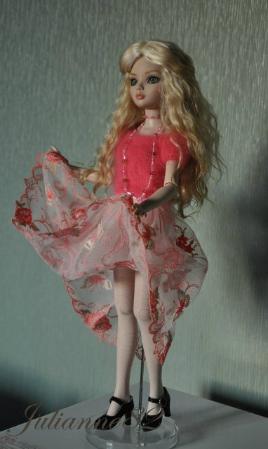 Неотразимая Feeling Drained Ellowyne Wilde от Robert Tonner