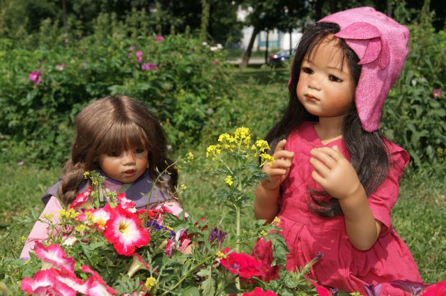 Теперь уже русские красавицы Tscharle и Munira от Аннет Химстедт