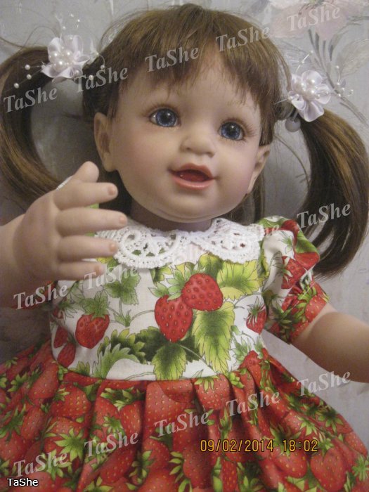 Клубничное настроение среди зимы или "вкусные" платья для виниловых малышек (фото 6)