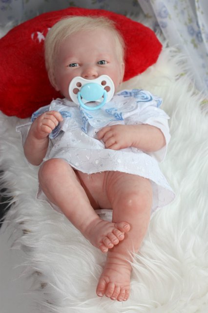 Реборн из Беренджер, нежность в пелёнках