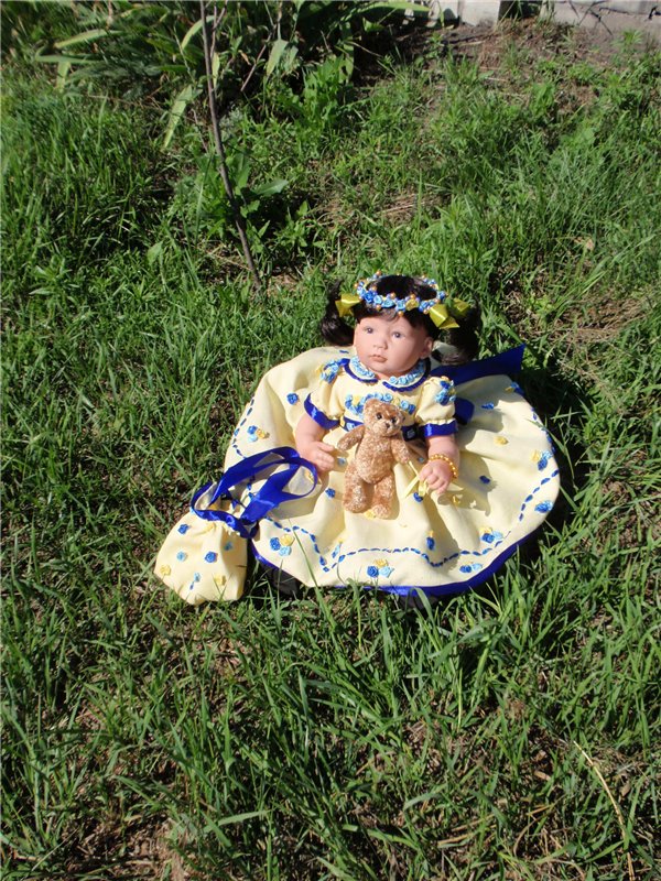 Солнечная цветочница Анюта. Эксперименты с переодеванием могут быть нескончаемы