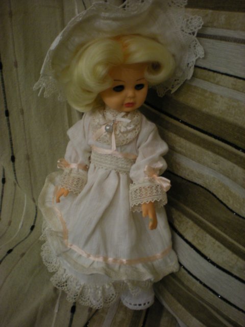 Не антикварное платье для не антикварной куклы