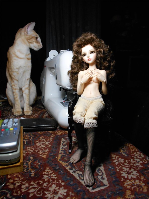 Как я с помощниками шила наряд для Аделины