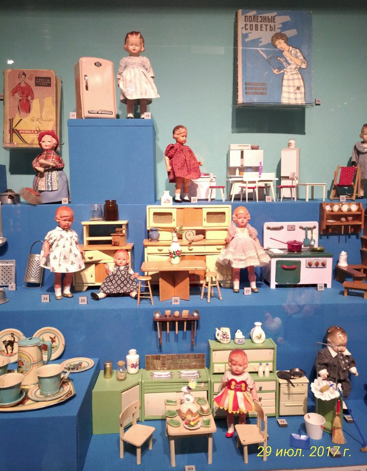Выставка «Все лучшее – детям. Игрушки 1950–1980 годов из коллекции Сергея Романова». Часть 1