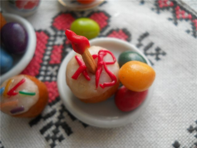 Куличи! Праздничный стол для кукол. Миниатюра (фото 2)