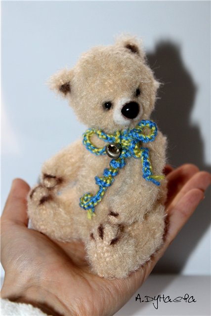 Мини мишка Бо - игрушка вязанная крючком (фото 7)