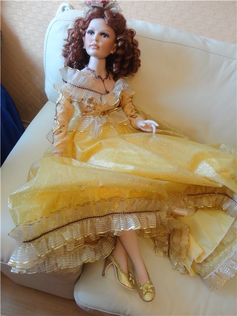 Ты провинилась...красотою! А это редкое богатство! Фарфоровая кукла Donna Rubert - София (фото 6)